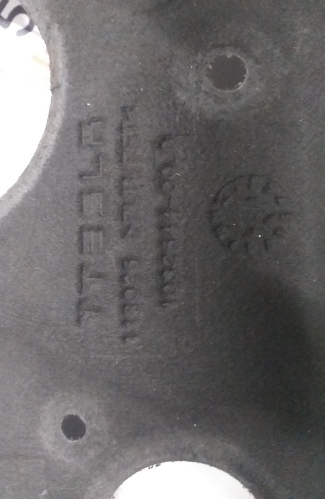 1 1032644-00-D Silnik z tłumikiem hałasu z przodu zewnętrzny z tyłu Tesla model S REST 1032644-00-E